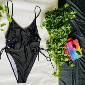 🕶 Monokini ☀️